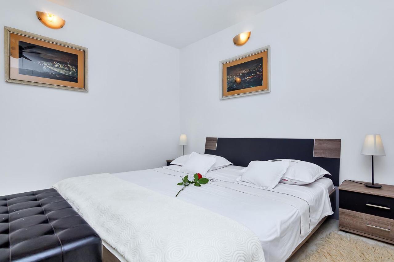 Villa Lory Makarska Buitenkant foto